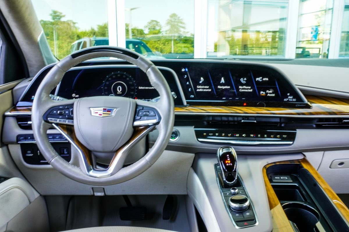 Used 2024 White Cadillac Sport Platinum image 15