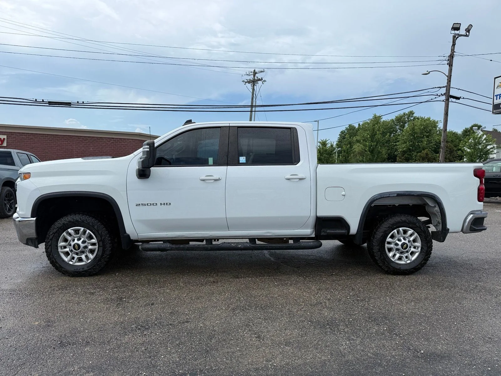 Used 2020 White Chevrolet LT image 3
