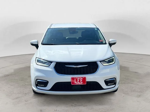 Used 2023 Bright White Clearcoat Chrysler Touring L image 8