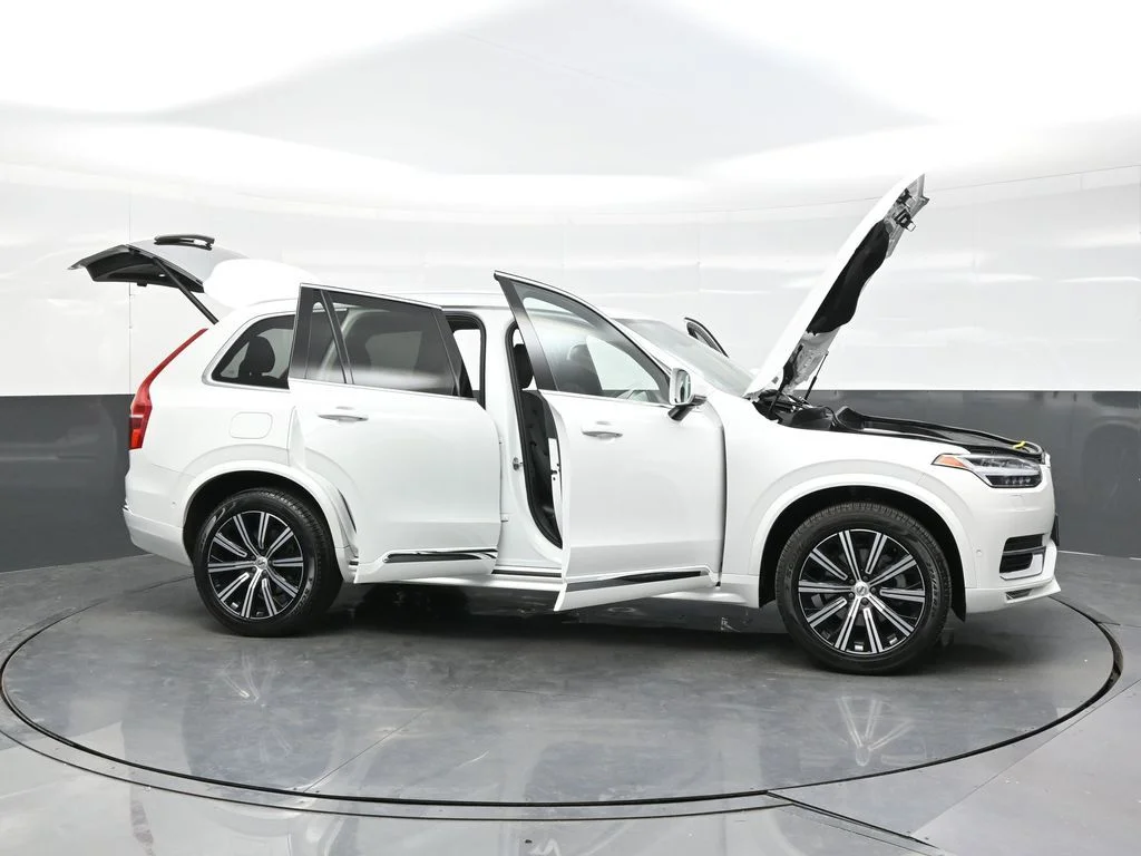 Certified Used 2023 Crystal White Volvo Plus image 48