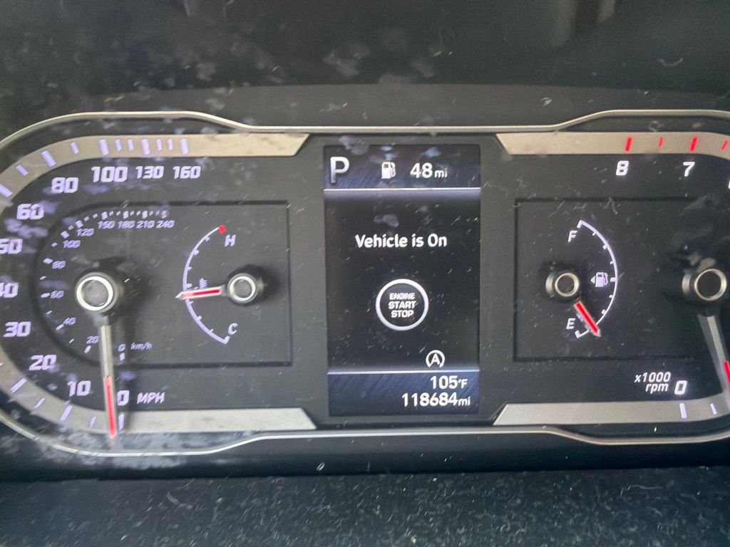 Used 2022 Silver Hyundai SEL image 4