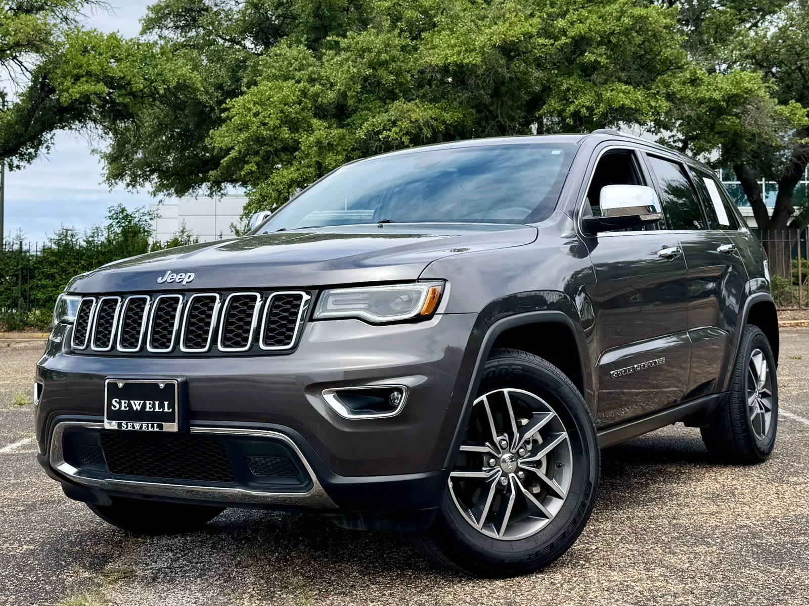 2018 Jeep Grand Cherokee Limited's photo