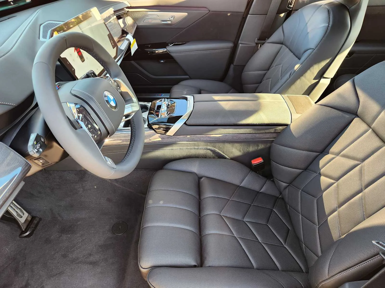 New 2027 Black Sapphire Metallic BMW 740i xDrive image 4
