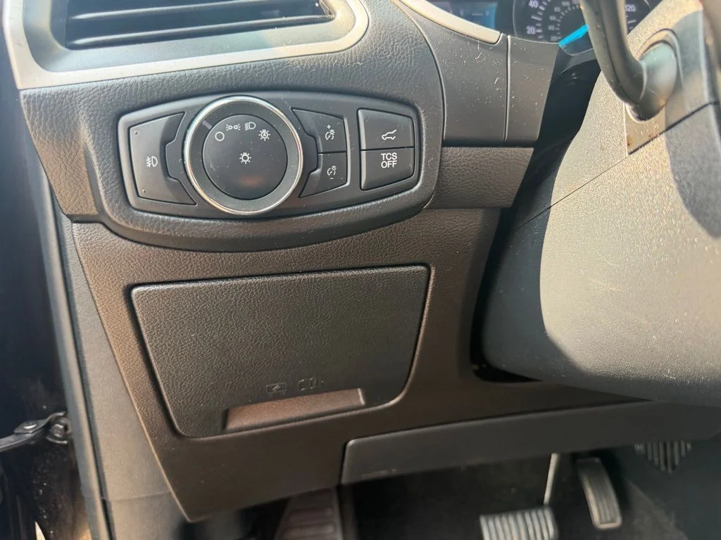 Used 2019 Black Ford SEL image 25