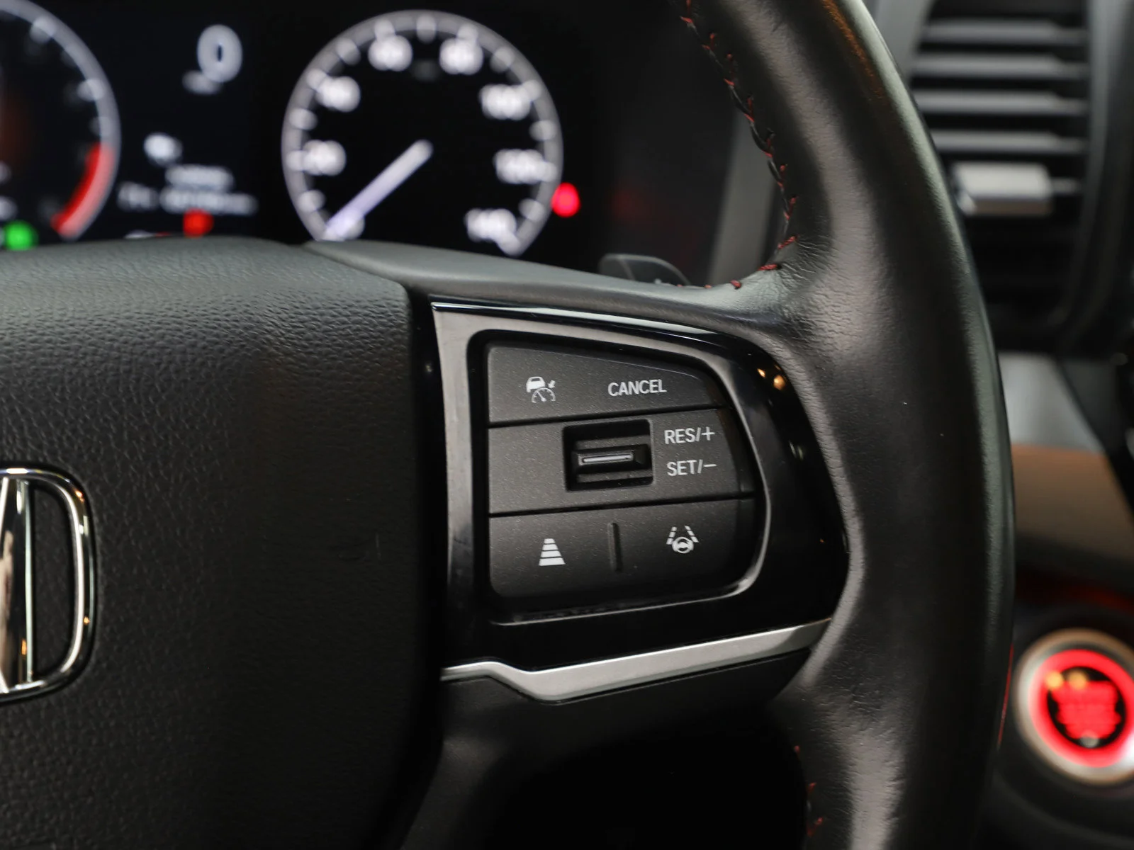 Used 2025 SONIC GRAY Honda Sport-L image 29