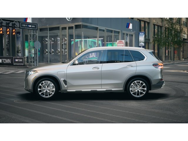 New 2026 Skyscraper Grey Metallic BMW  image 4