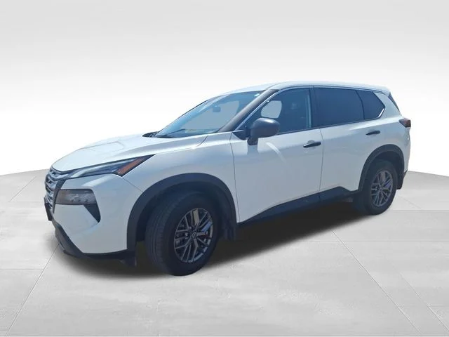 Used 2025 White Nissan S image 3