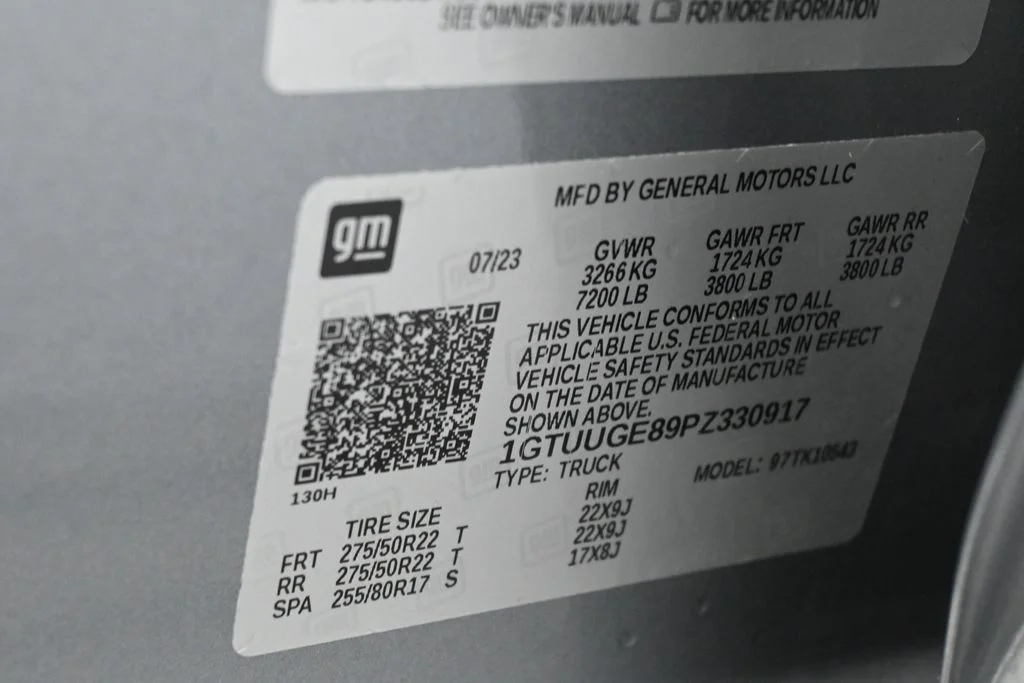 Used 2023 Sterling Metallic GMC Denali image 18