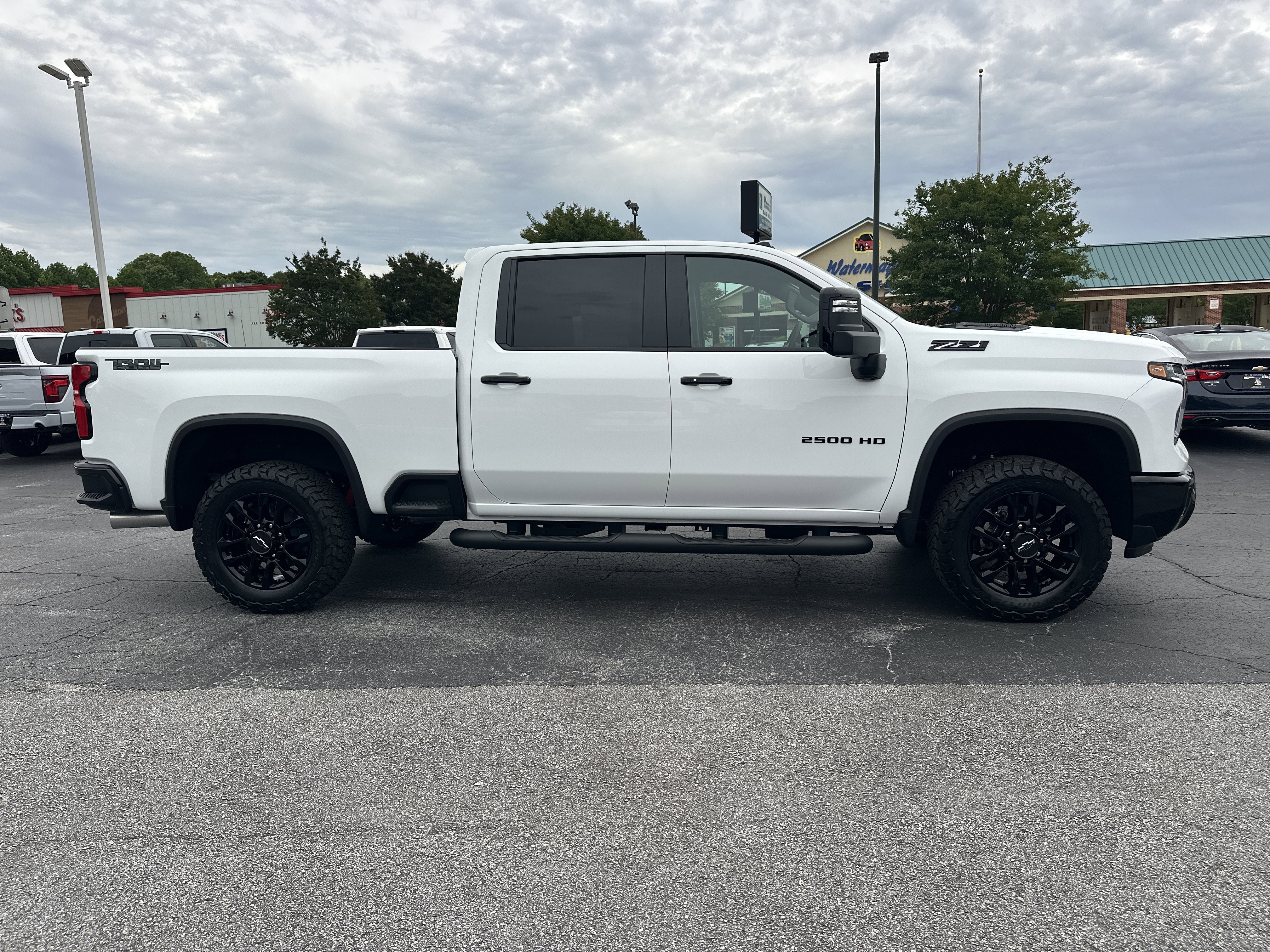 New 2026 Summit White Chevrolet LT image 9