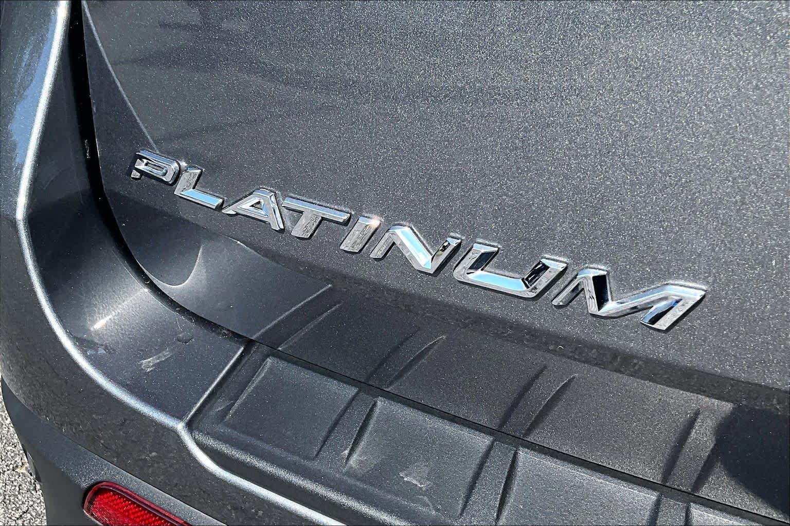 Used 2025 Carbonized Gray Metallic Ford Platinum image 10
