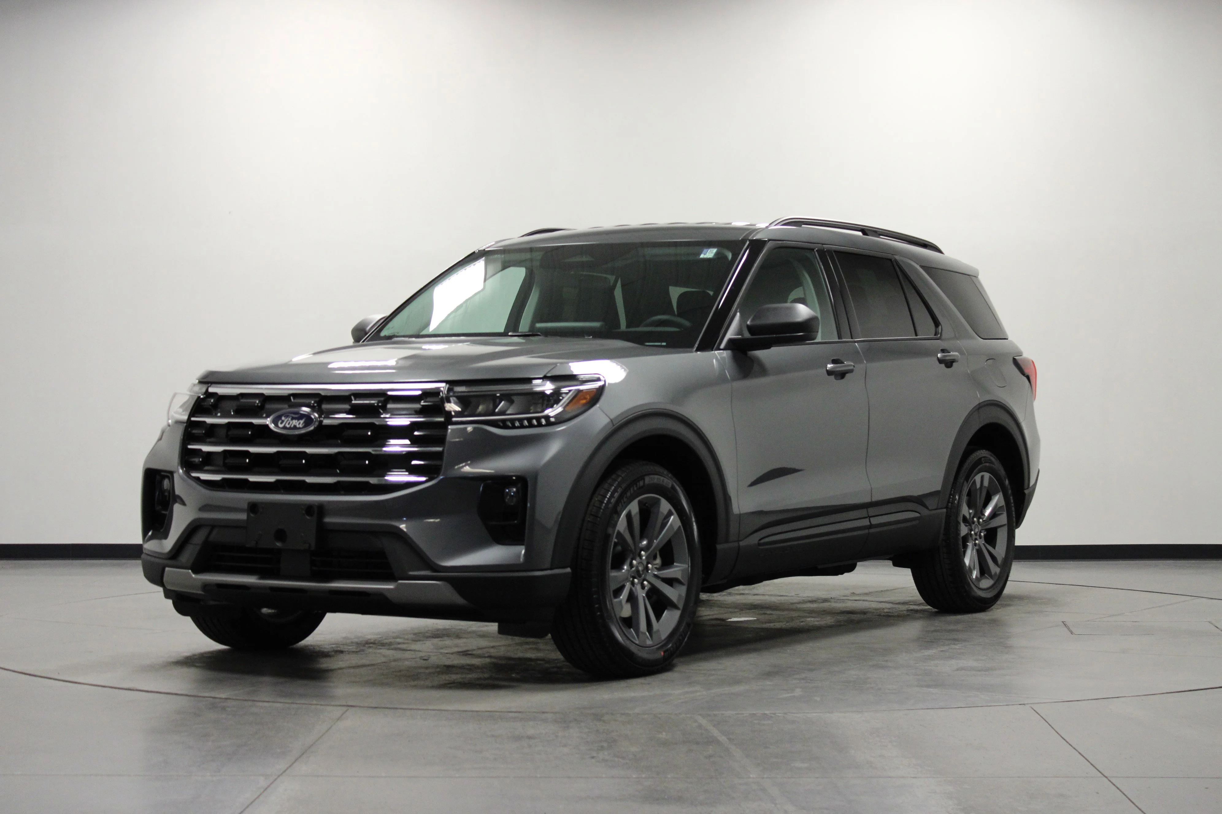 New 2026 Carbonized Gray Metallic Ford Active image 8