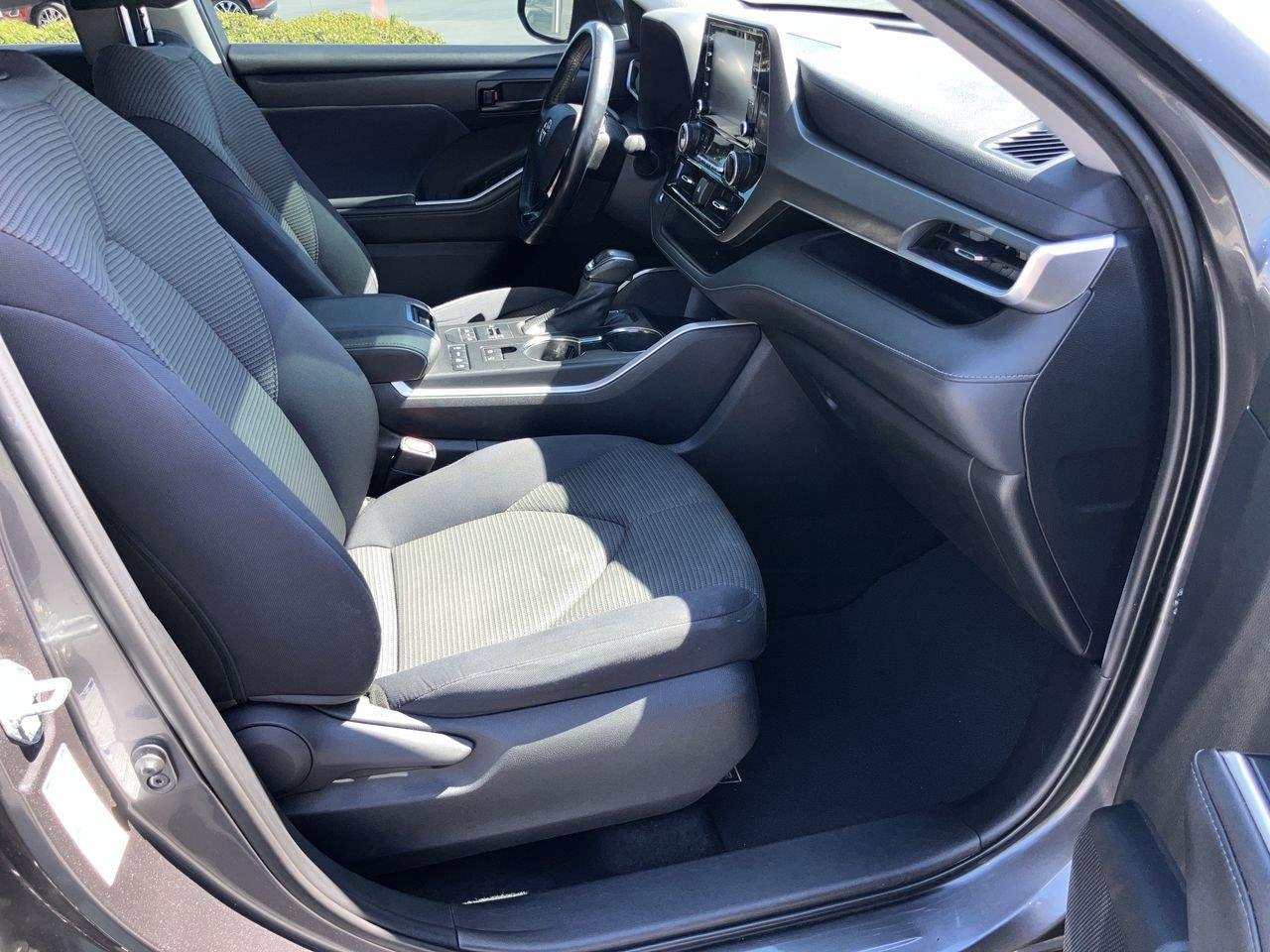 Used 2021 Gray (Magnetic Gray Metallic) Toyota LE AWD image 35