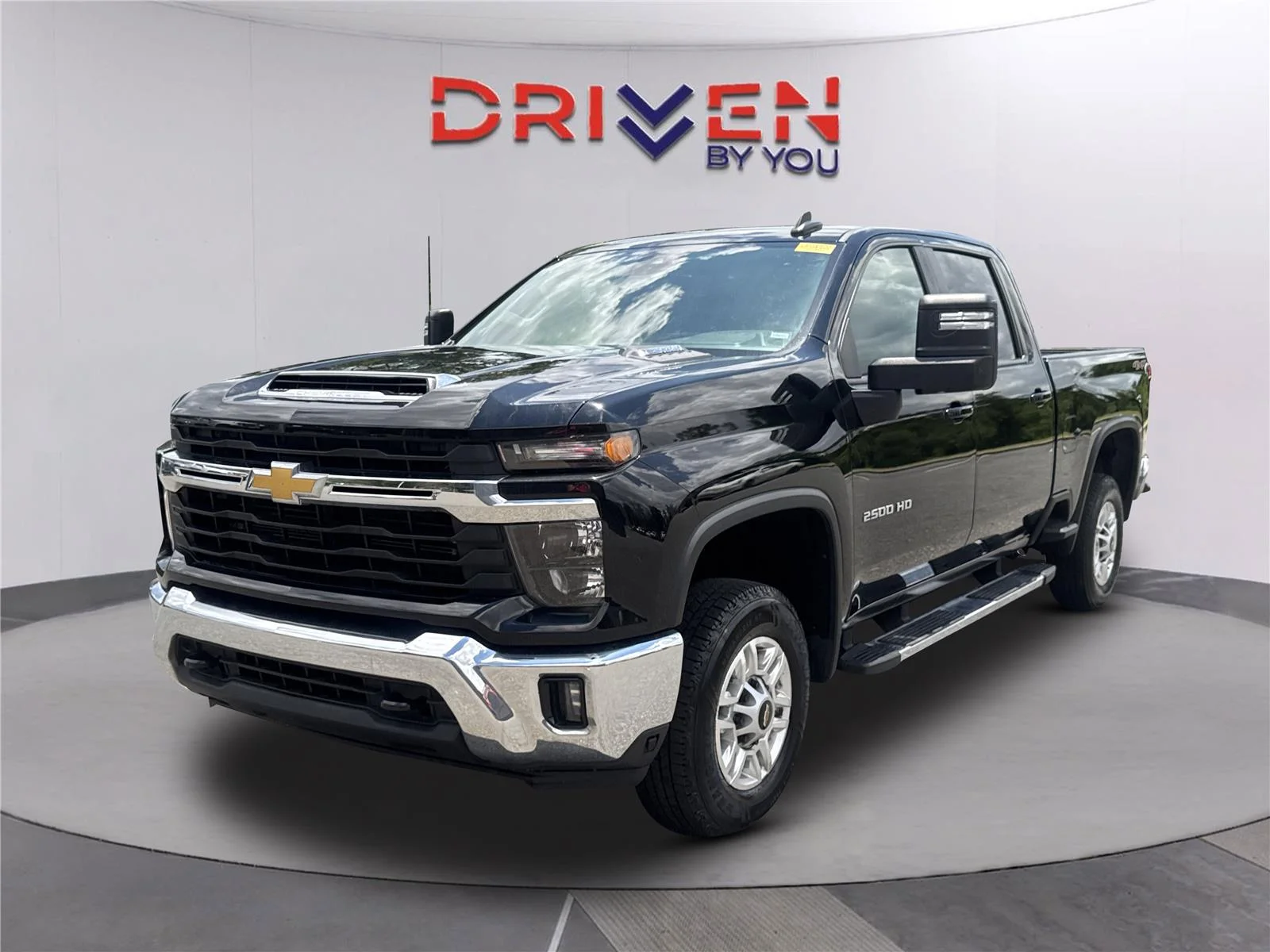 Used 2025 Black Chevrolet LT image 8