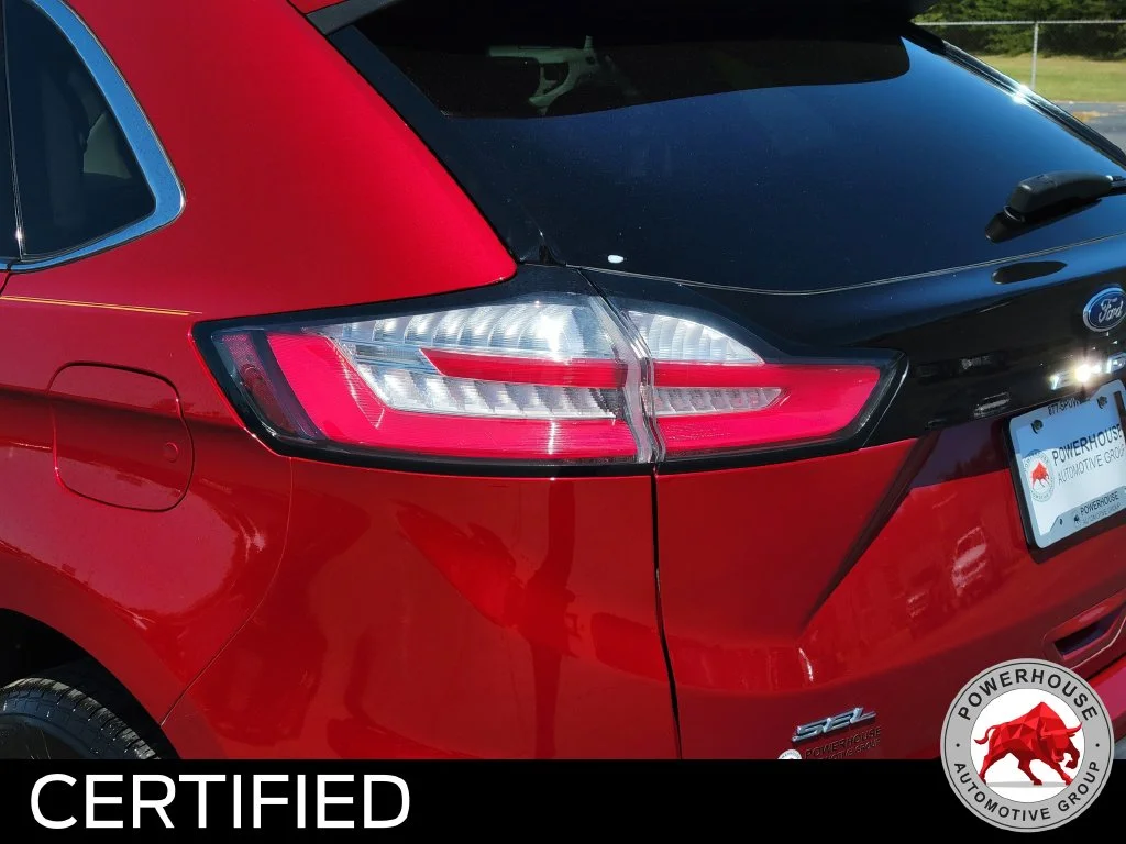 Used 2022 Red Ford SEL image 13