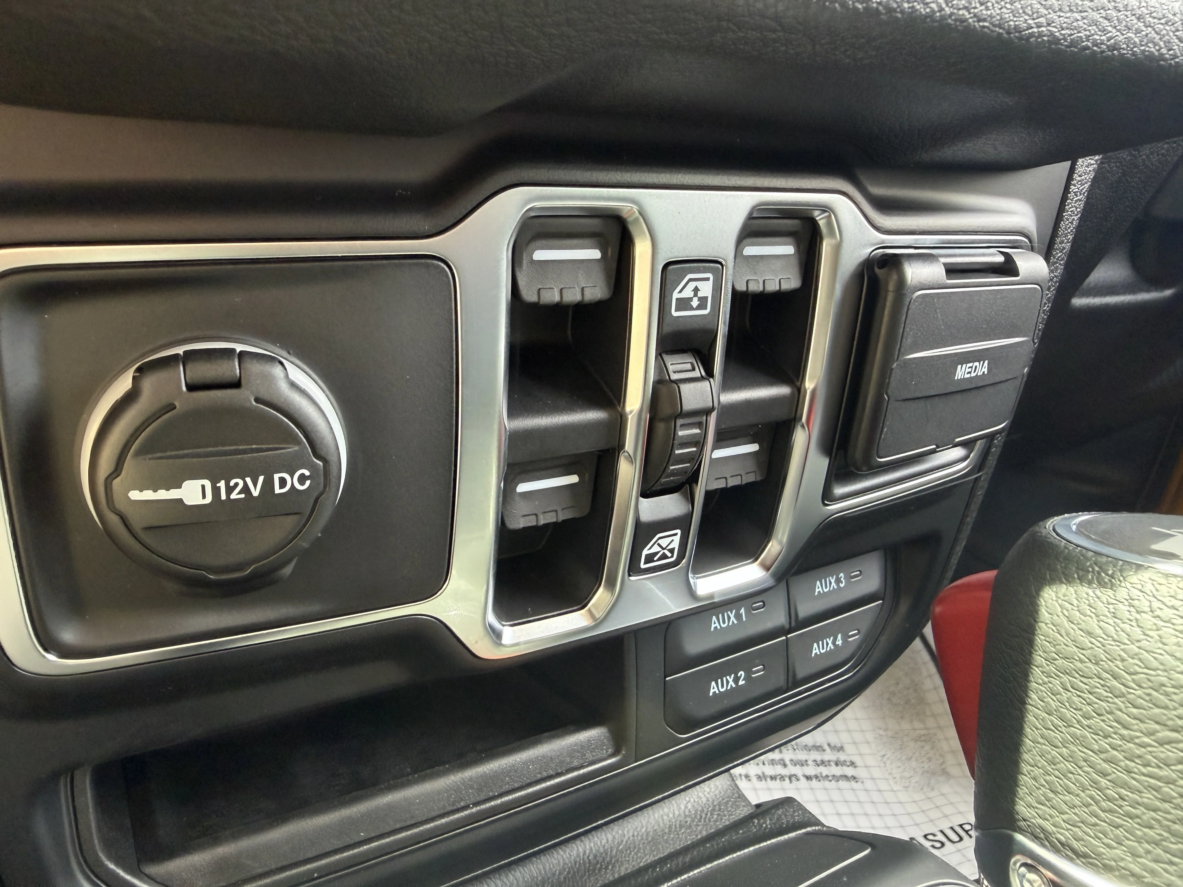 New 2026 Goldilocks Exterior Paint Jeep Sport S image 42