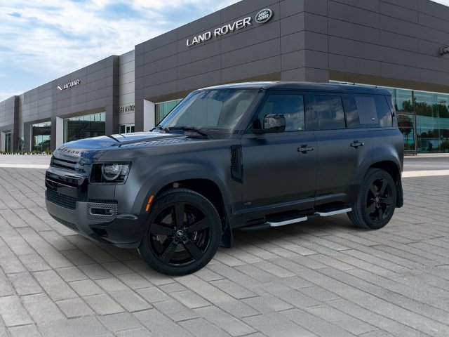 Used 2023 Gray Land Rover Carpathian Edition image 1