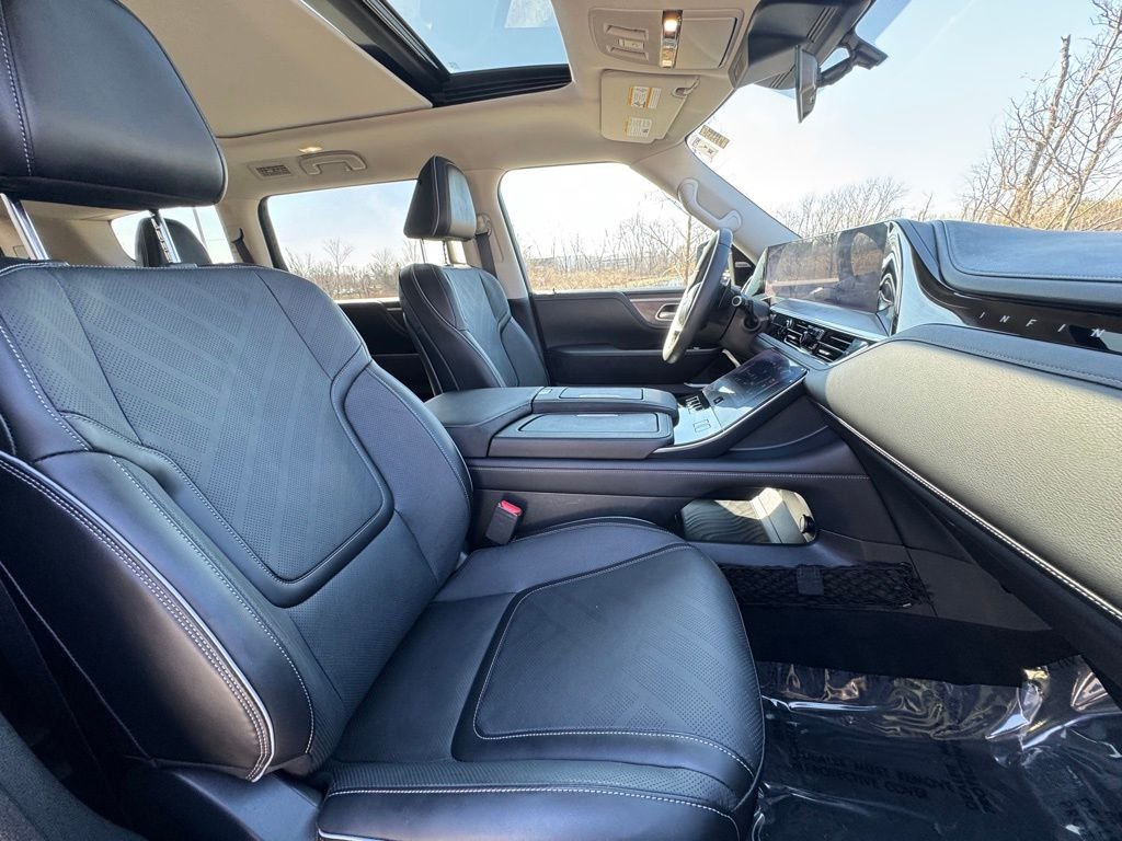 Certified Used 2026 Black Obsidian INFINITI LUXE image 29
