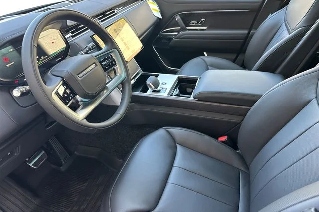 New 2026 Fuji White Land Rover SE image 9