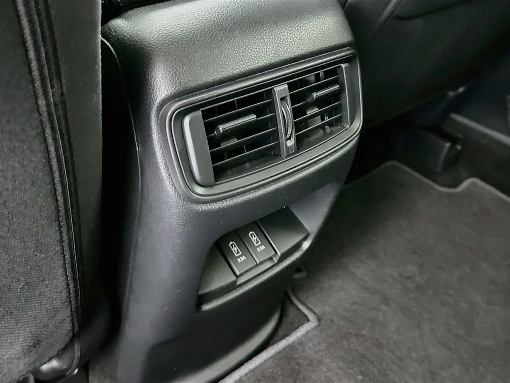 Used 2019  Honda EX image 26