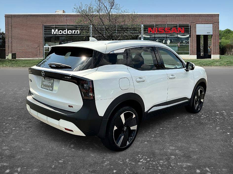 Used 2025 Aspen White Tricoat Nissan SR image 5