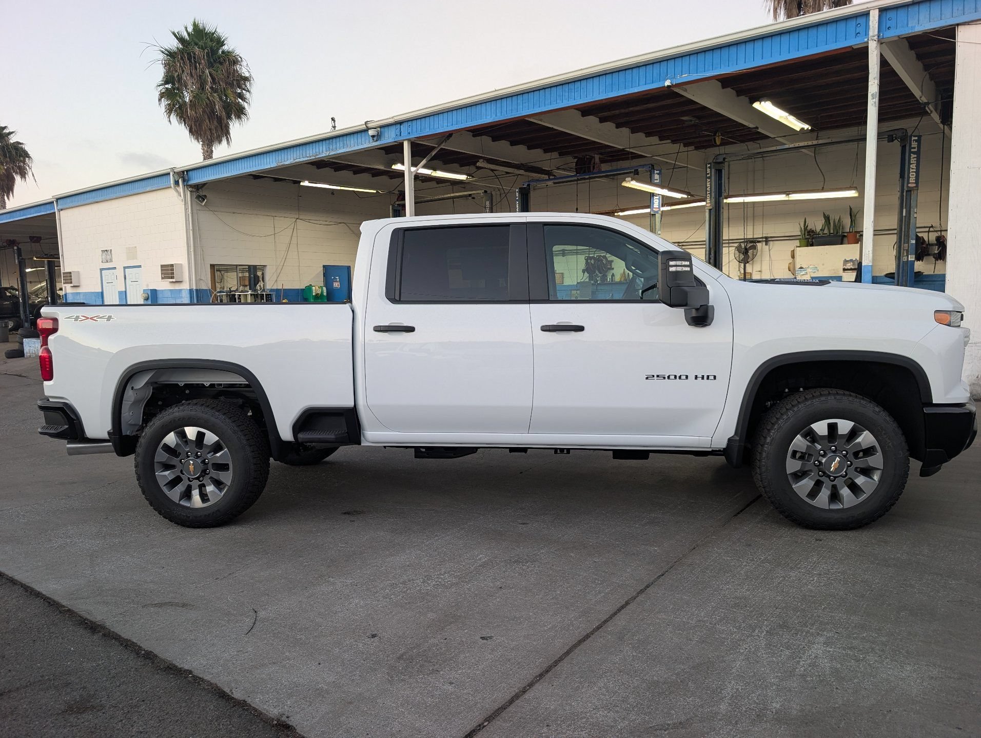 2026 Chevrolet Silverado 2500 HD Custom - Photo 7