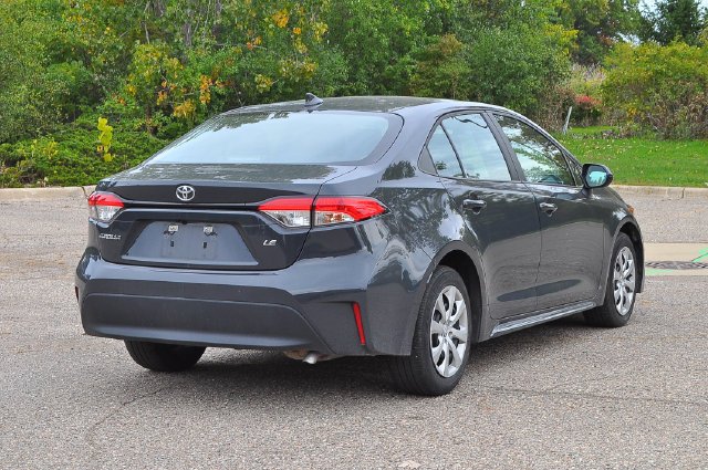 Certified Used 2025  Toyota LE image 3