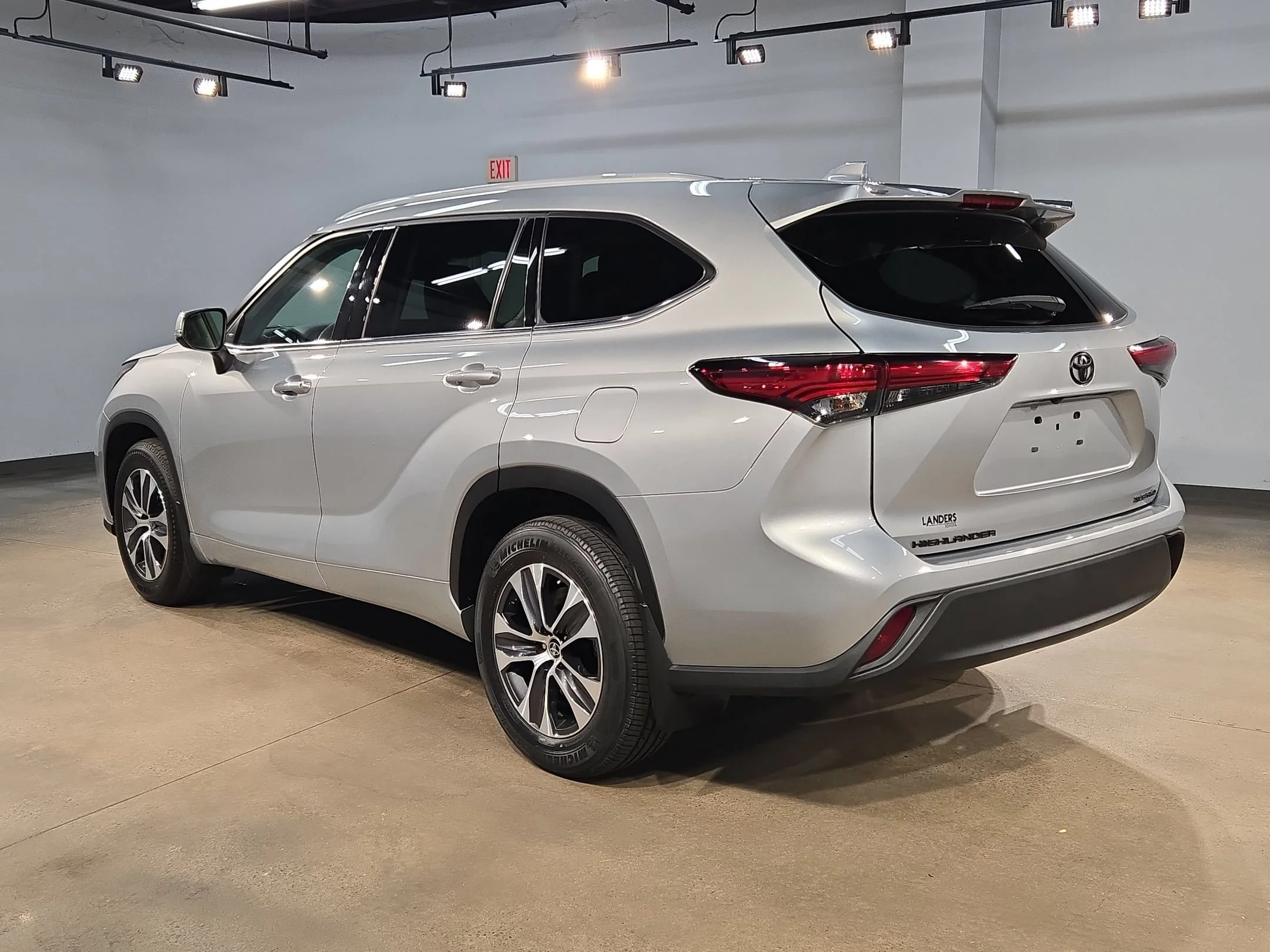 Used 2022 Celestial Silver Metallic Toyota XLE image 5