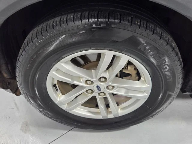 Used 2020 Silver Ford XLT image 19