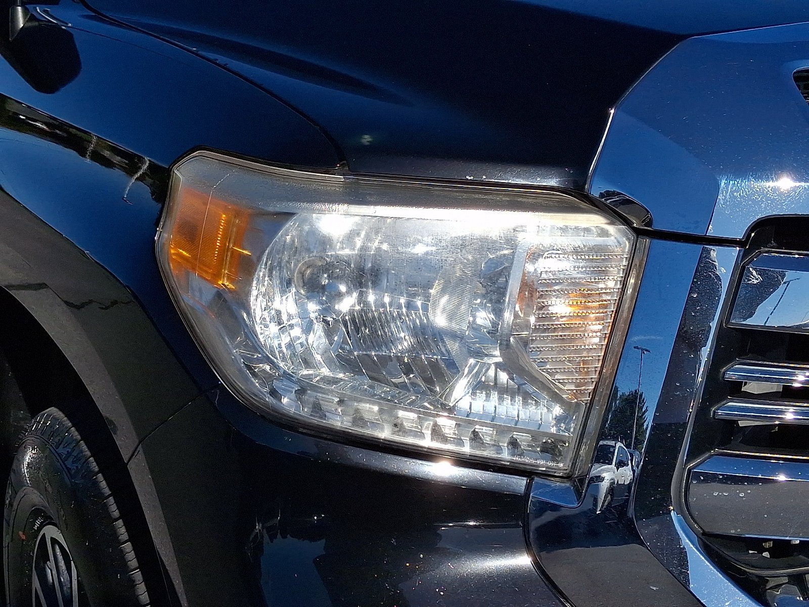 Used 2017 Black Toyota SR5 image 10