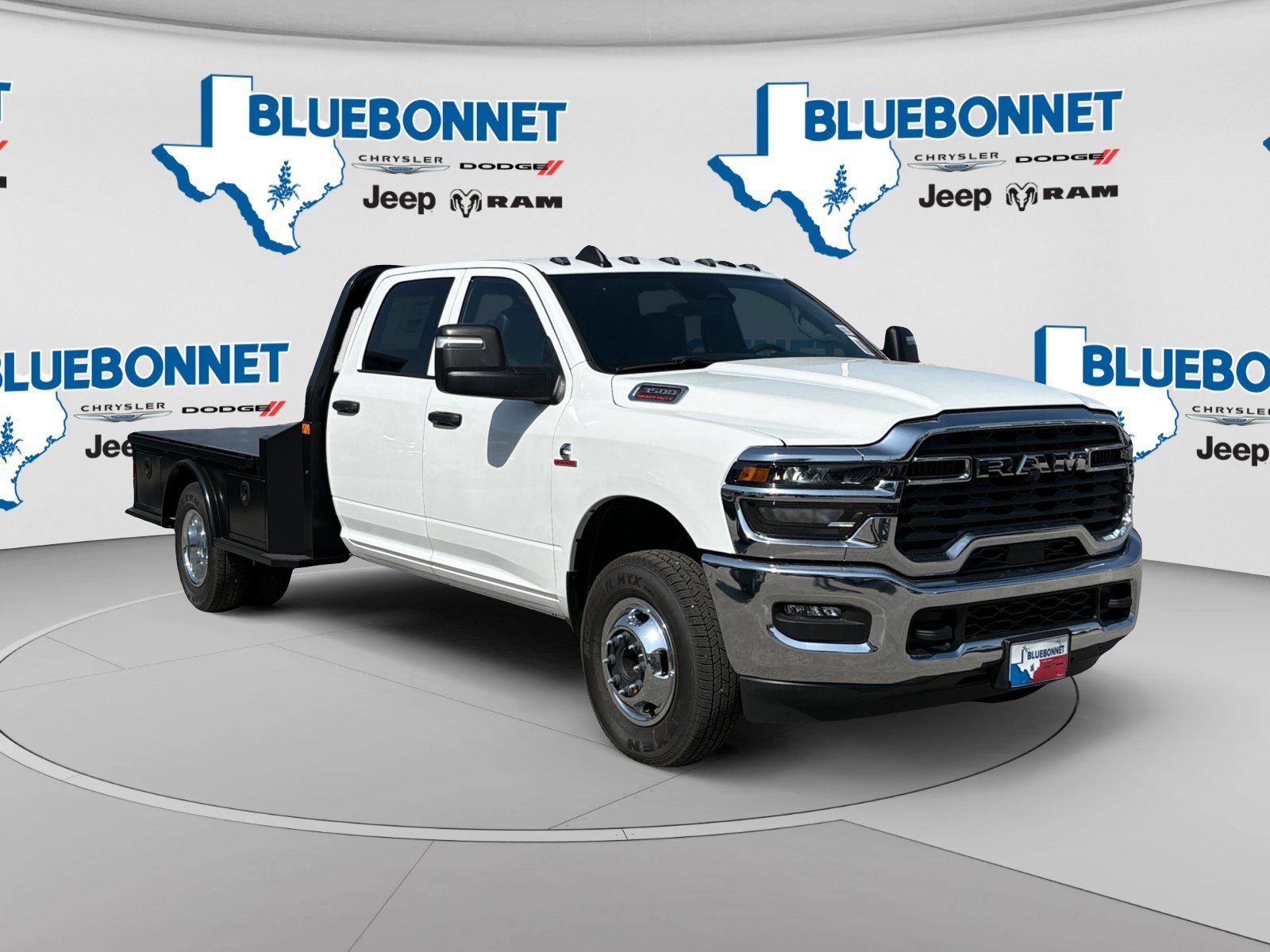 New 2026 Bright White Clearcoat RAM Tradesman image 3