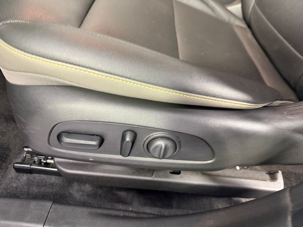 Certified Used 2025 White Chevrolet ACTIV image 24