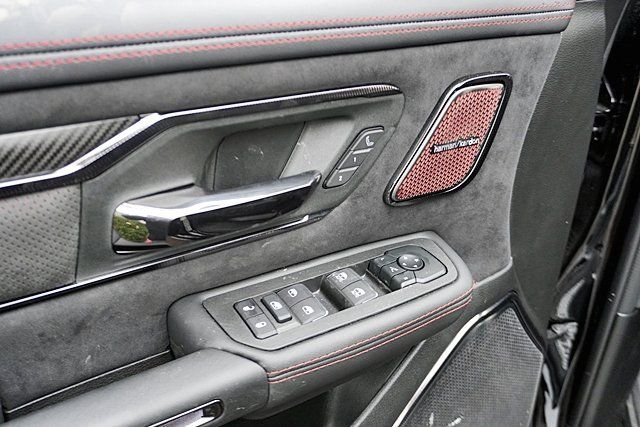 New 2026 Diamond Black Crystal Pearl-Coat Exterior Paint RAM RHO image 28