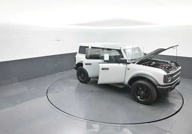 New 2026 Avalanche Gray Ford Badlands® image 40