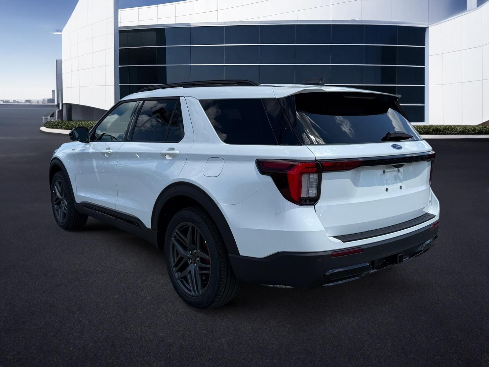 New 2026 Star White Metallic Tri-Coat Ford ST-Line image 6