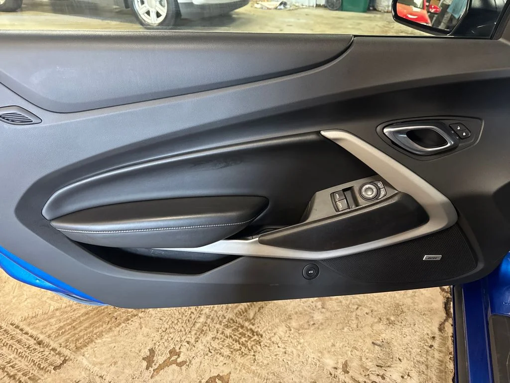 Used 2018 Blue Chevrolet 2LT image 15