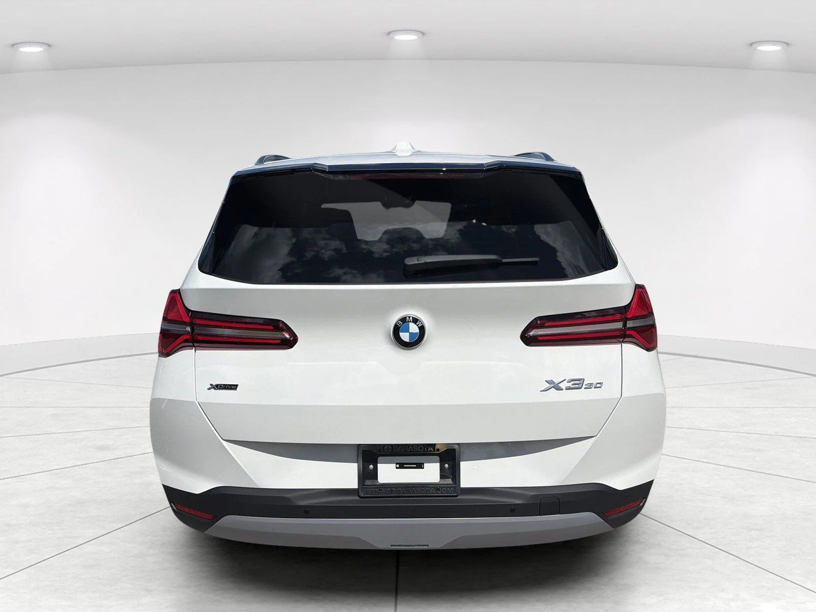 New 2026 Alpine White BMW 30 xDrive image 5