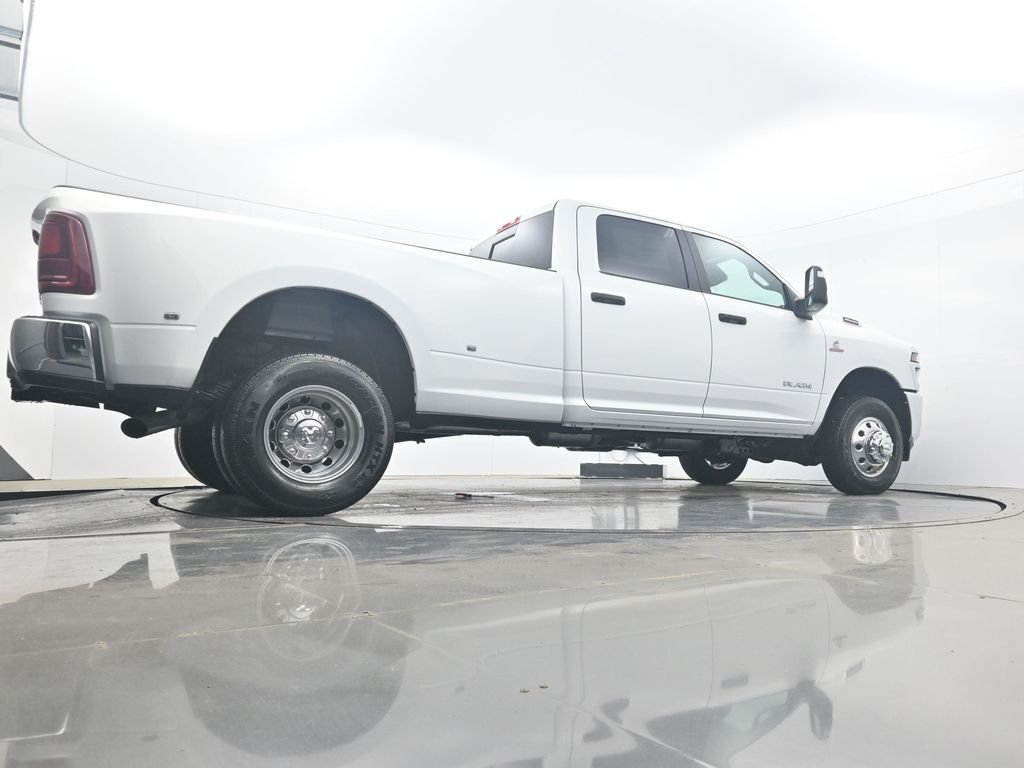 New 2026 Bright White Clear-Coat Exterior Paint RAM Big Horn image 37