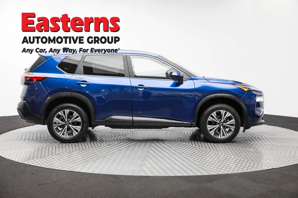 Used 2023 Blue Nissan SV image 4