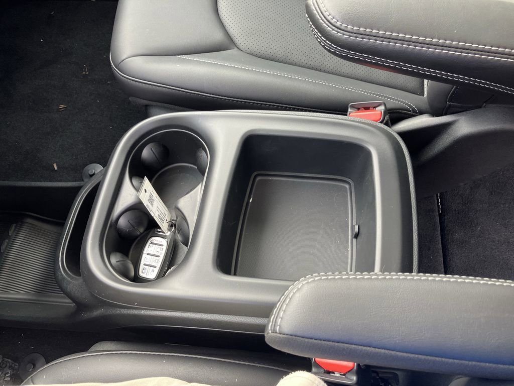 2026 Chrysler Pacifica Select - Photo 22