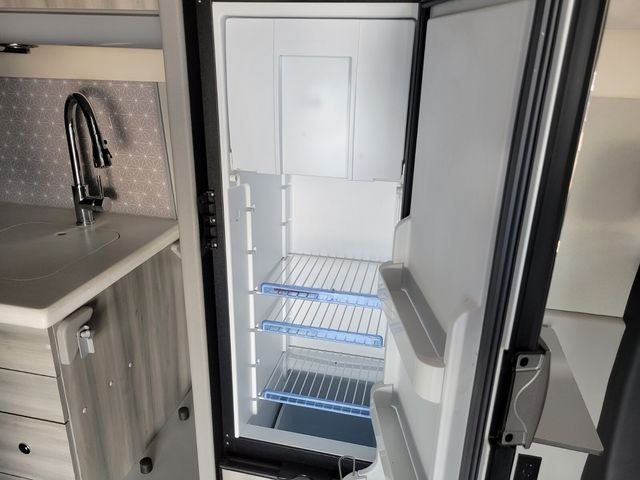 2021 Mercedes-Benz Sprinter Cargo Van Base - Photo 10