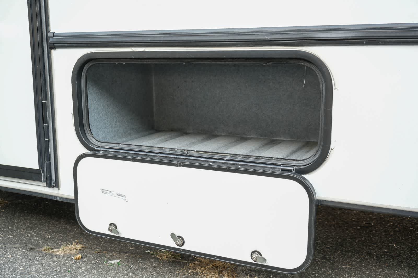 Used 2023 Oxford White Ford  image 37