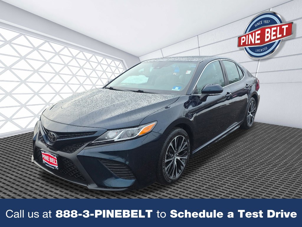 2018 Toyota Camry SE