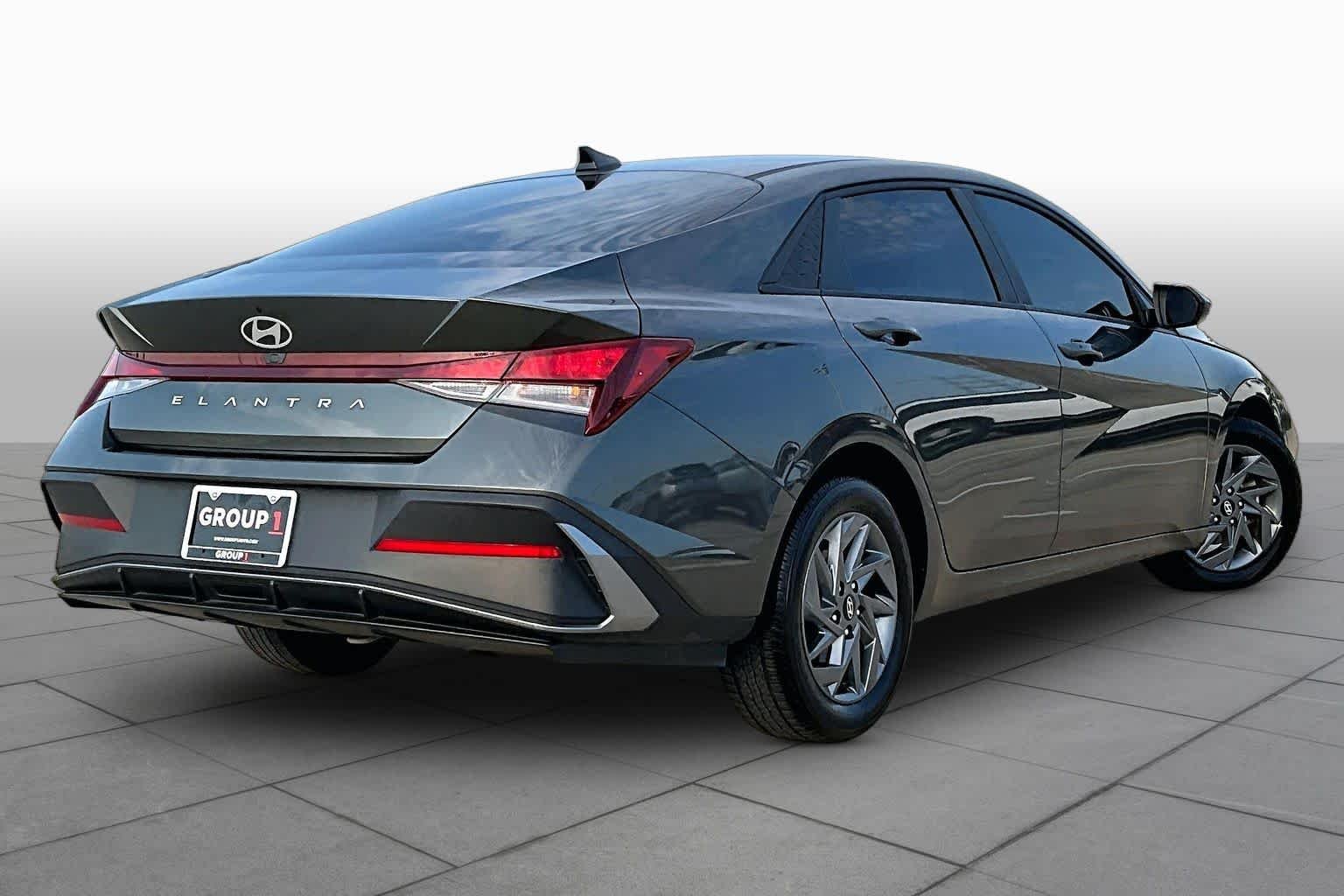 Used 2024 Amazon Gray Hyundai SEL image 13