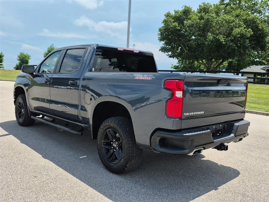 Used 2021 Shadow Gray Metallic Chevrolet LT Trail Boss image 7