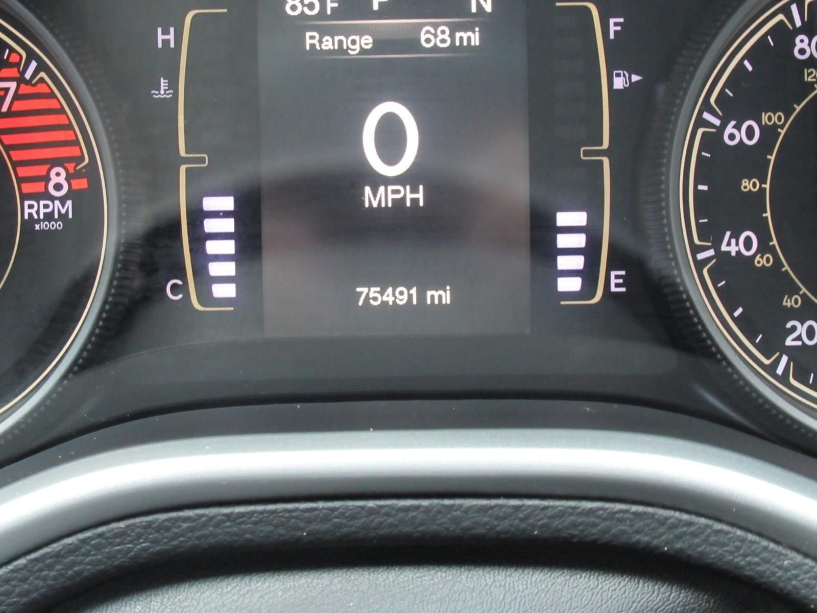 Used 2018 White Jeep Latitude Plus image 32