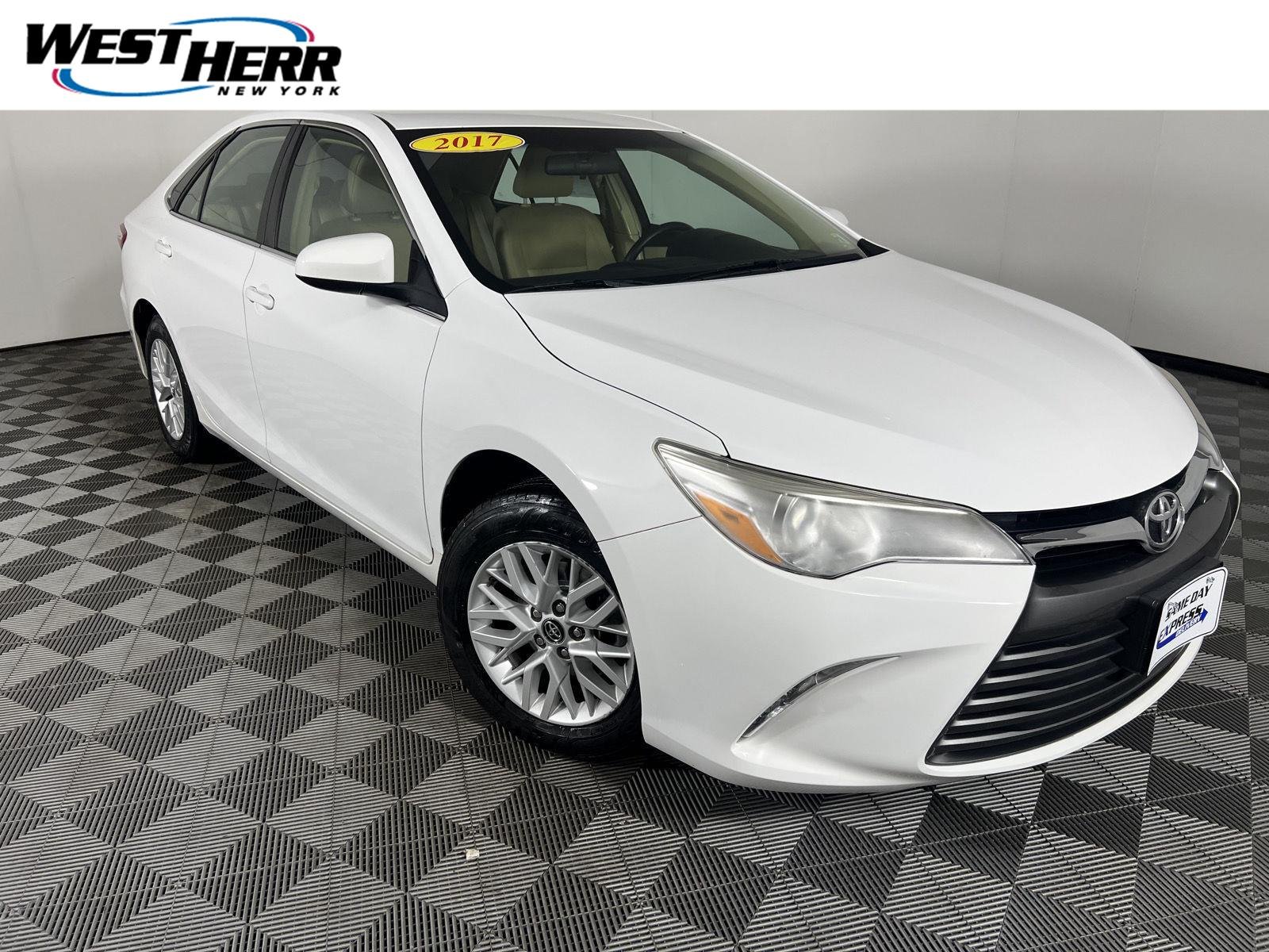 Used 2017 Super White Toyota XSE image 1