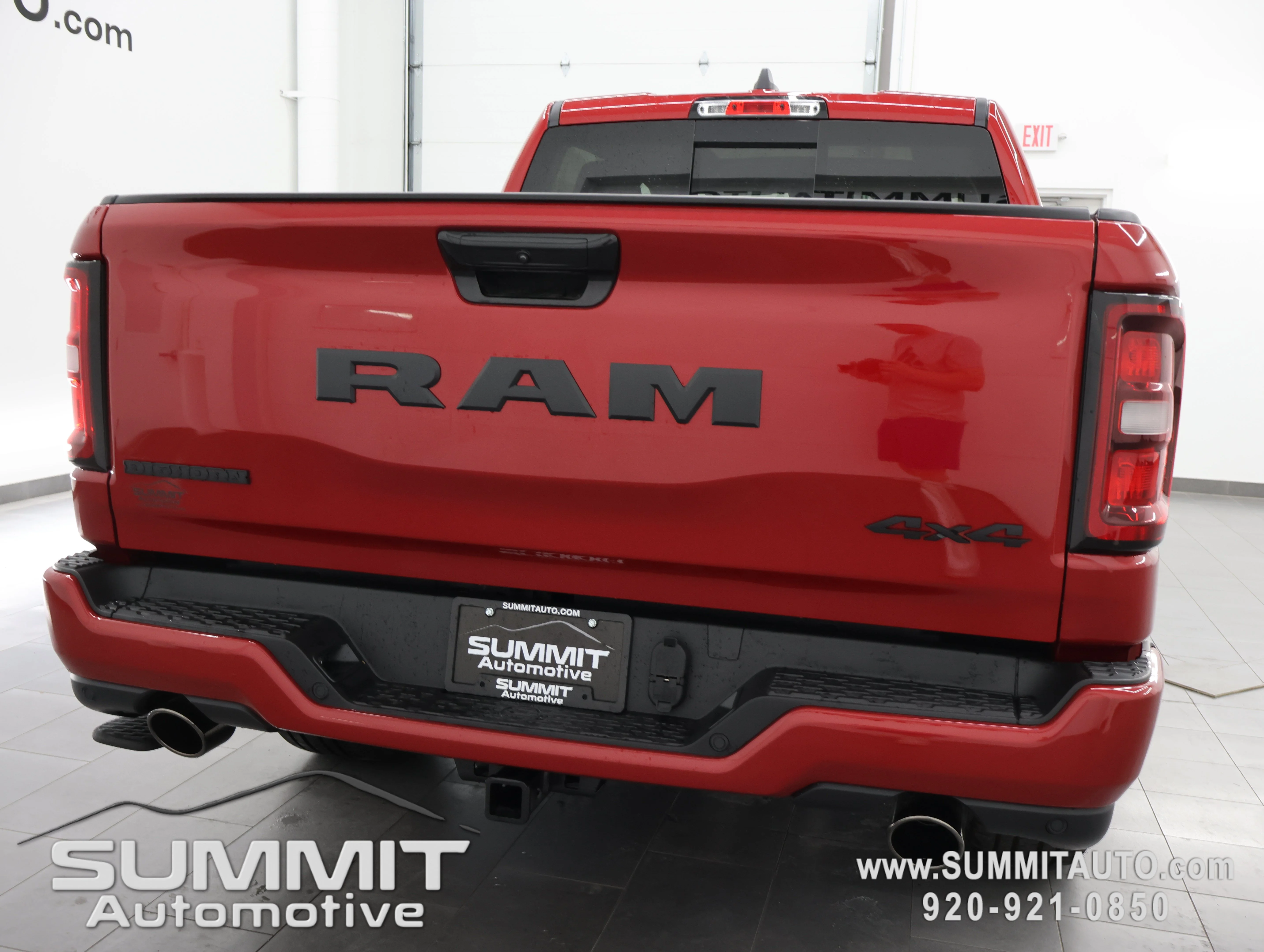 New 2026 Molten Red Pearl-Coat Exterior Paint RAM Big Horn/Lone Star image 28
