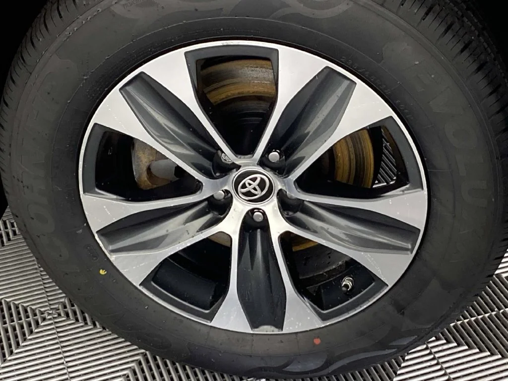 Used 2024 Silver Toyota XLE image 30