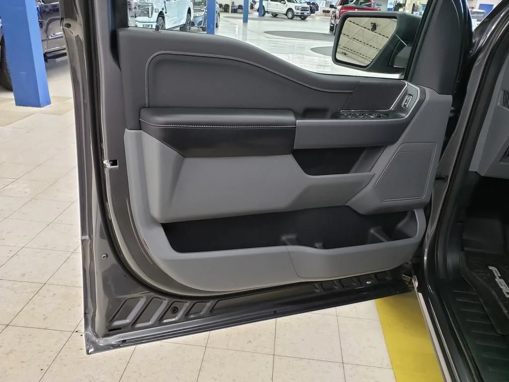 New 2026 Carbonized Gray Metallic Ford XLT image 11