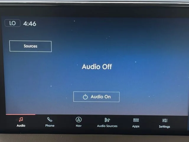 Used 2022 Red Lincoln Standard image 9
